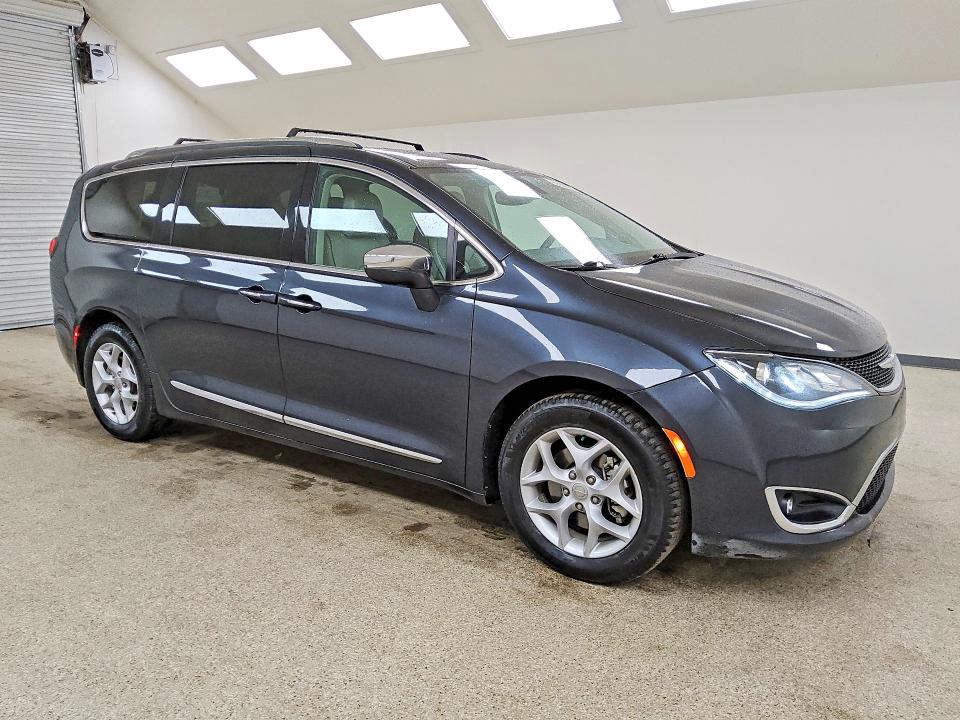 69088636 :رقم المزاد ، 2C4RC1GG3LR144353 vin ، 2020 Chrysler Pacifica مزاد بيع