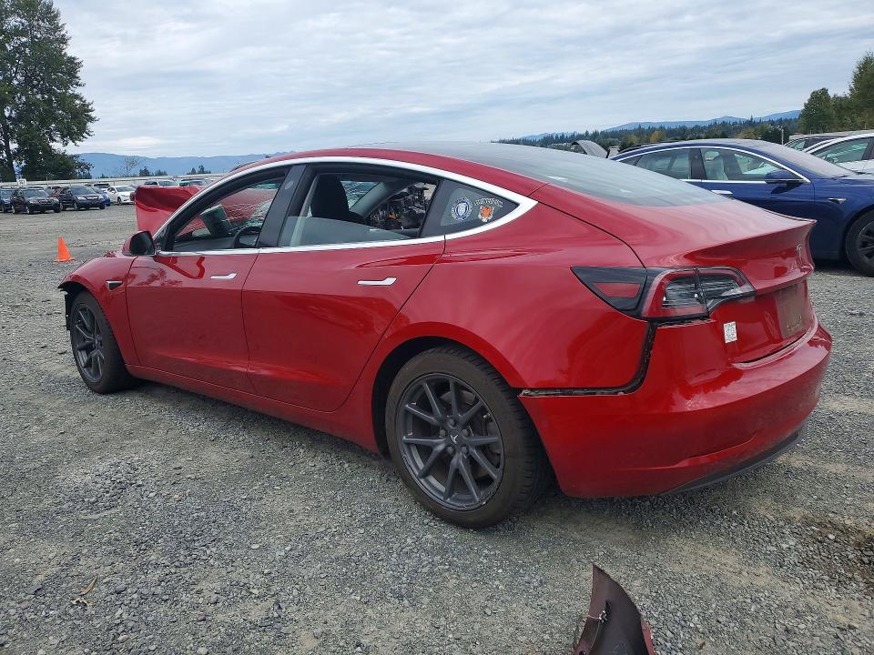 Продажа на аукционе авто 2018 Tesla Model 3, vin: 5YJ3E1EB4JF104640, номер лота: 70836386