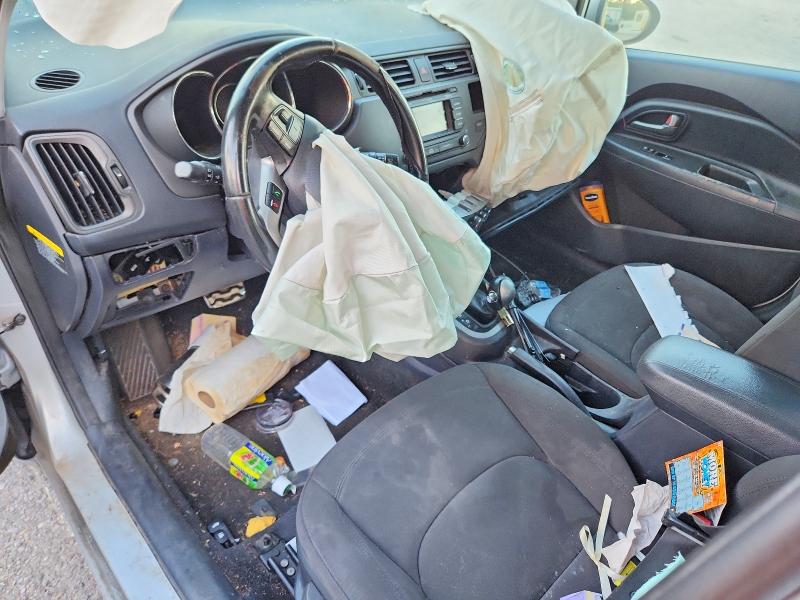 67898096 :رقم المزاد ، KNADN4A31F6422056 vin ، 2015 Kia Rio مزاد بيع