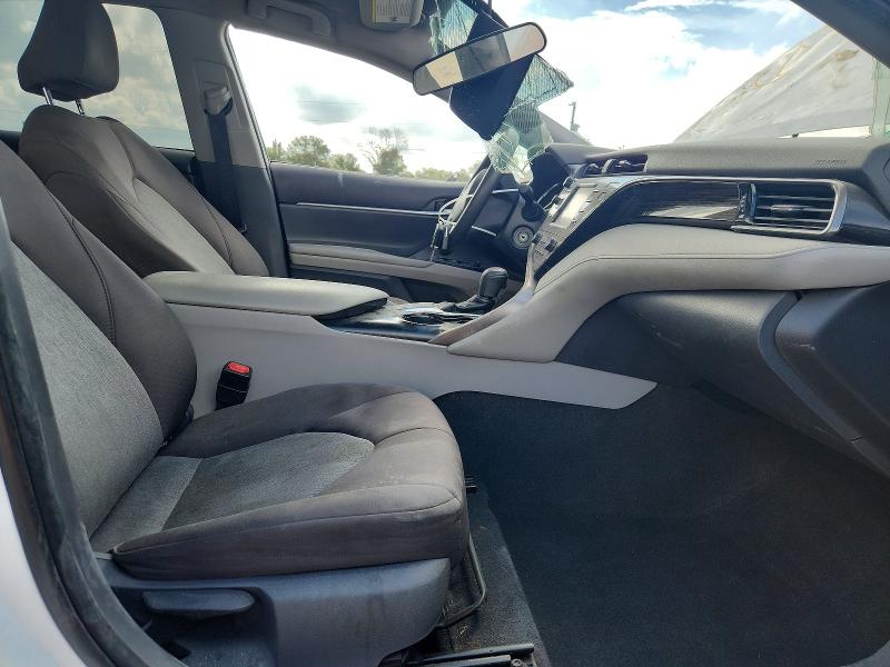 69191866 :رقم المزاد ، 4T1B11HK1KU263736 vin ، 2019 Toyota Camry مزاد بيع