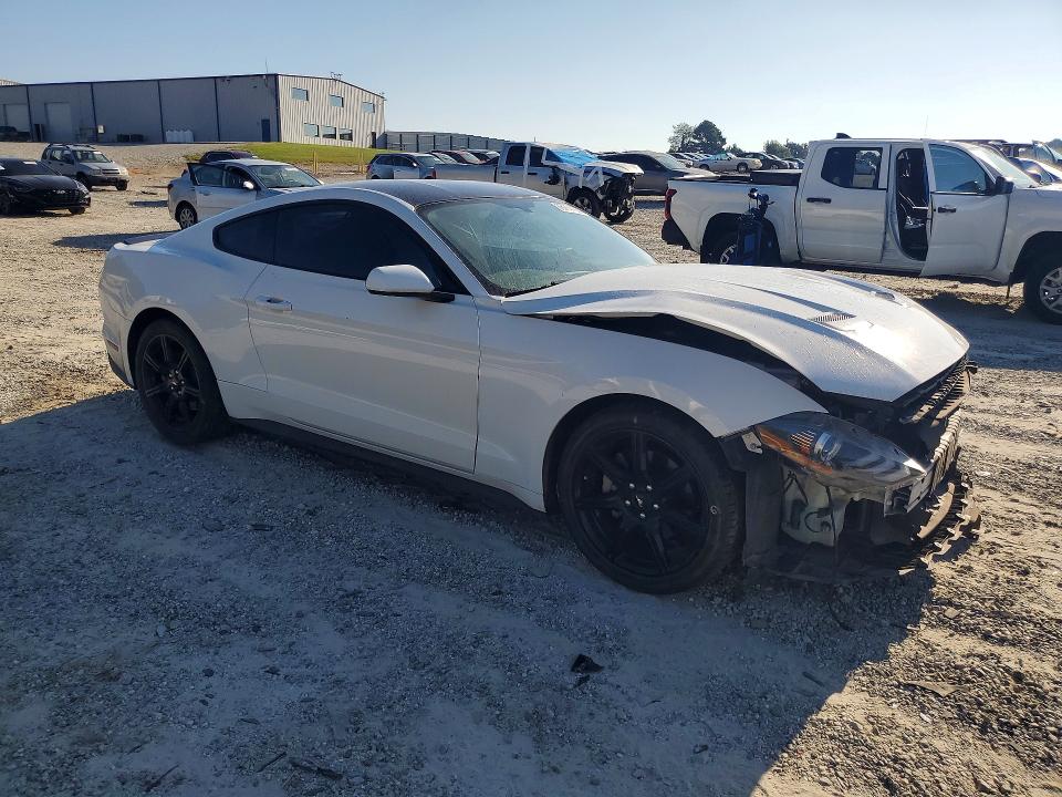 68714156 :رقم المزاد ، 1FA6P8TH8J5158814 vin ، 2018 Ford Mustang مزاد بيع