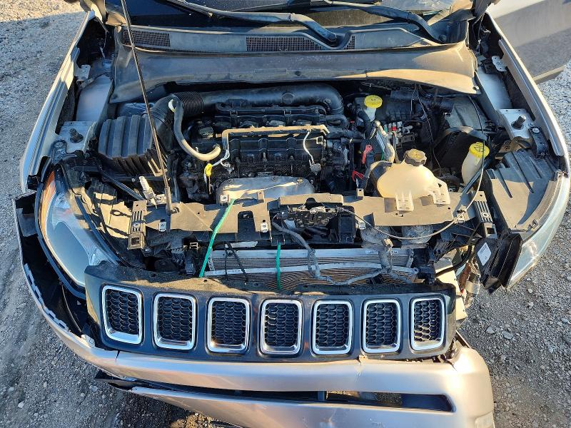 71069756 :رقم المزاد ، 3C4NJCBB0JT407808 vin ، 2018 Jeep Compass مزاد بيع