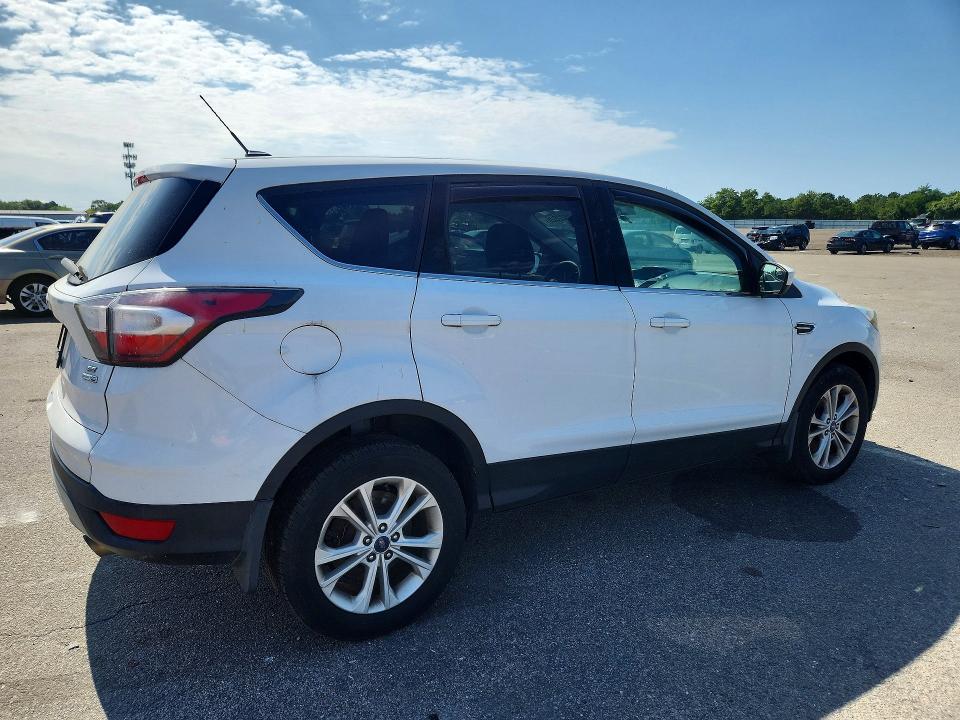 Продажа на аукционе авто 2017 Ford Escape, vin: 1FMCU9GD2HUA21236, номер лота: 68822826
