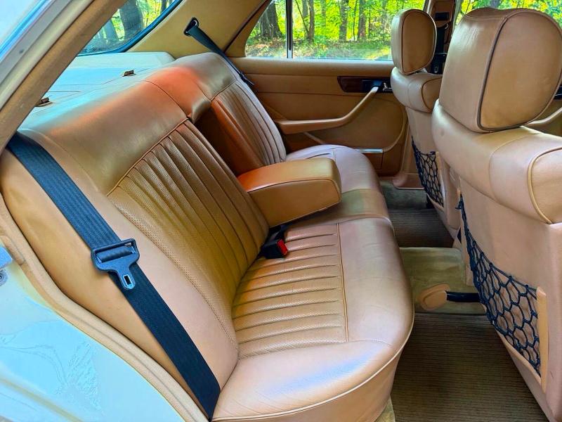 1983 Mercedes-benz 300 მანქანა იყიდება აუქციონზე, vin: WDBCB20AXDB047850        , აუქციონის ნომერი: 69360766