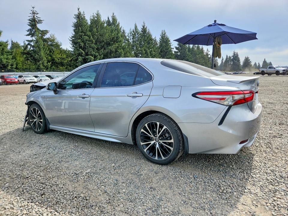 2018 Toyota Camry Hybrid მანქანა იყიდება აუქციონზე, vin: 4T1B21HK7JU007984, აუქციონის ნომერი: 70023286