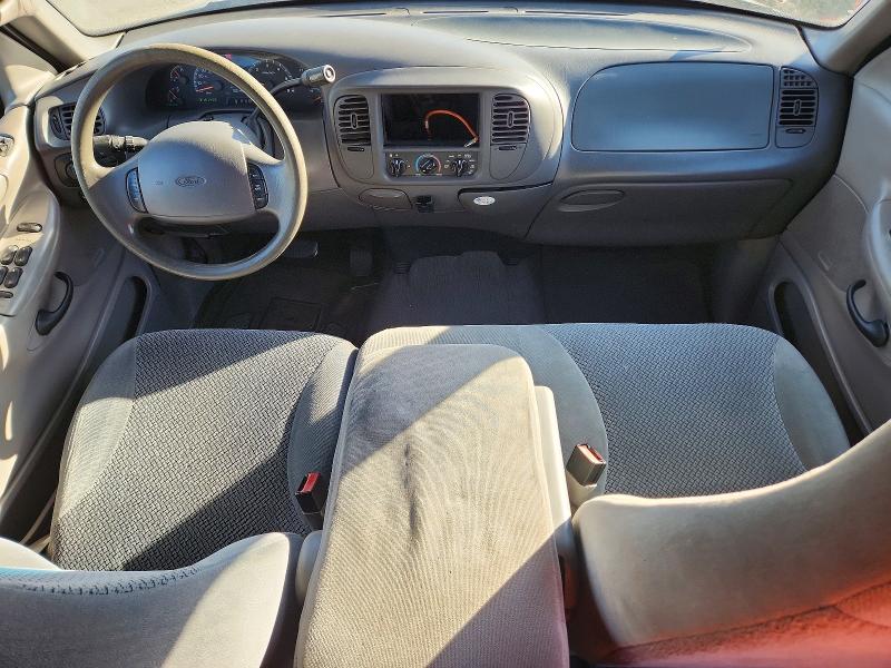 Продажа на аукционе авто 2002 Ford Expedition, vin: 1FMRU15W52LA04928, номер лота: 70909796