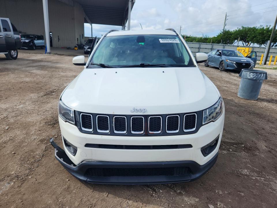 69924026 :رقم المزاد ، 3C4NJCBB6KT809477 vin ، 2019 Jeep Compass مزاد بيع