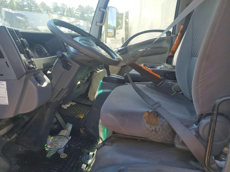 67854936 :رقم المزاد ، JALB4W170B7401049 vin ، 2011 Isuzu Npr مزاد بيع