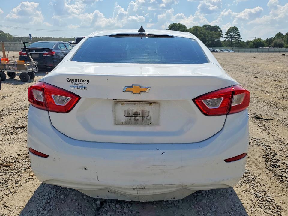 69377426 :رقم المزاد ، 1G1BC5SM0J7166680 vin ، 2018 Chevrolet Cruze مزاد بيع