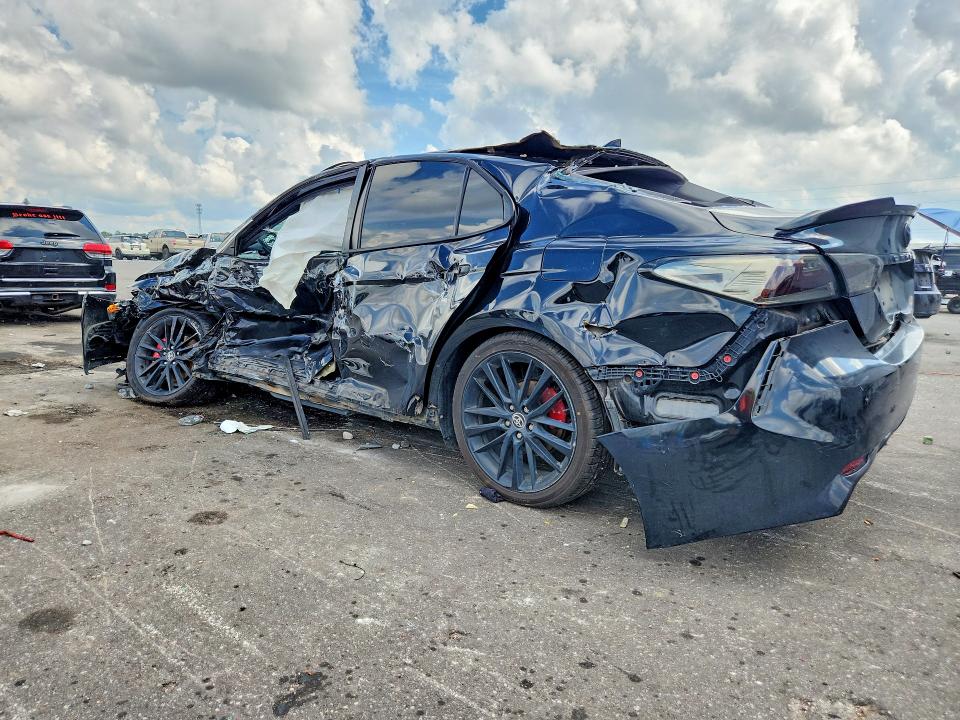 69438386 :رقم المزاد ، 4T1B11HK6KU188614 vin ، 2019 Toyota Camry مزاد بيع