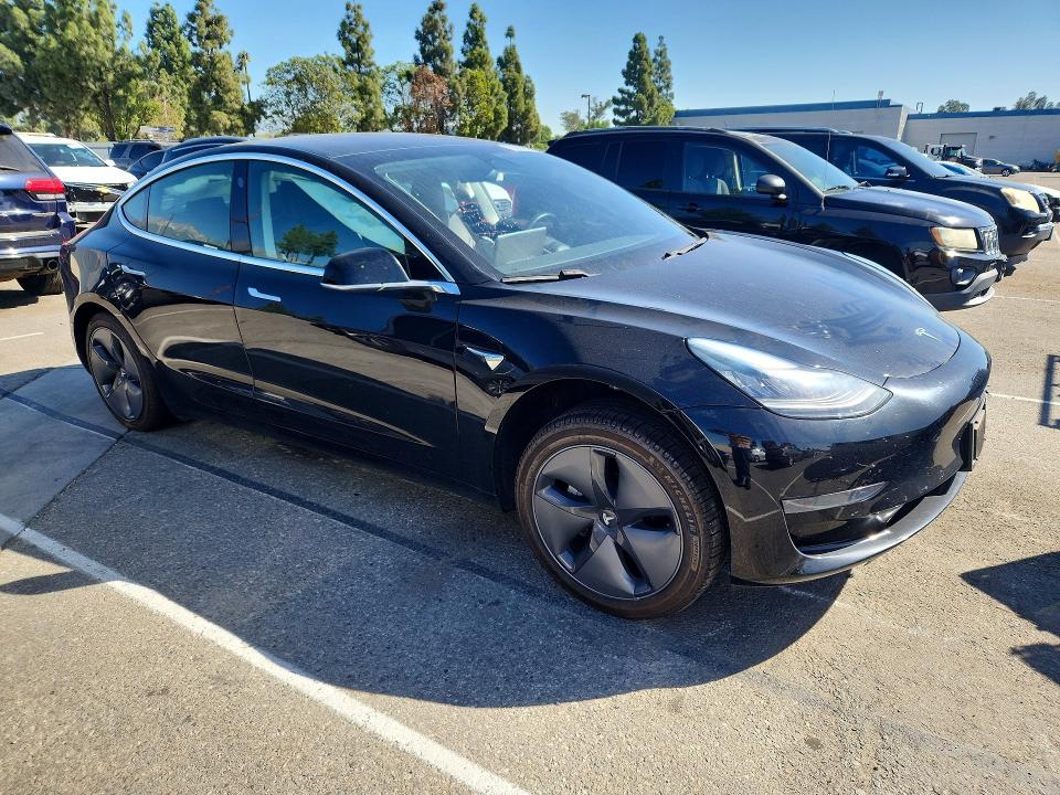 Продаж на аукціоні авто 2019 Tesla Model 3, vin: 5YJ3E1EA8KF415772, номер лоту: 70636516