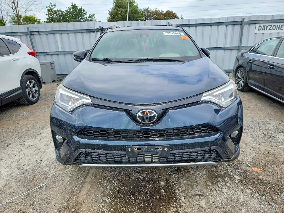 69043446 :رقم المزاد ، 2T3JFREV7JW702163 vin ، 2018 Toyota Rav4 مزاد بيع