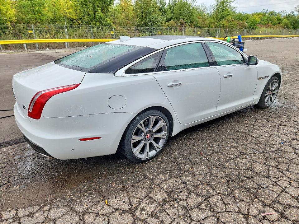 2019 Jaguar Xjl მანქანა იყიდება აუქციონზე, vin: SAJWJ2GD8K8W19785, აუქციონის ნომერი: 69610086