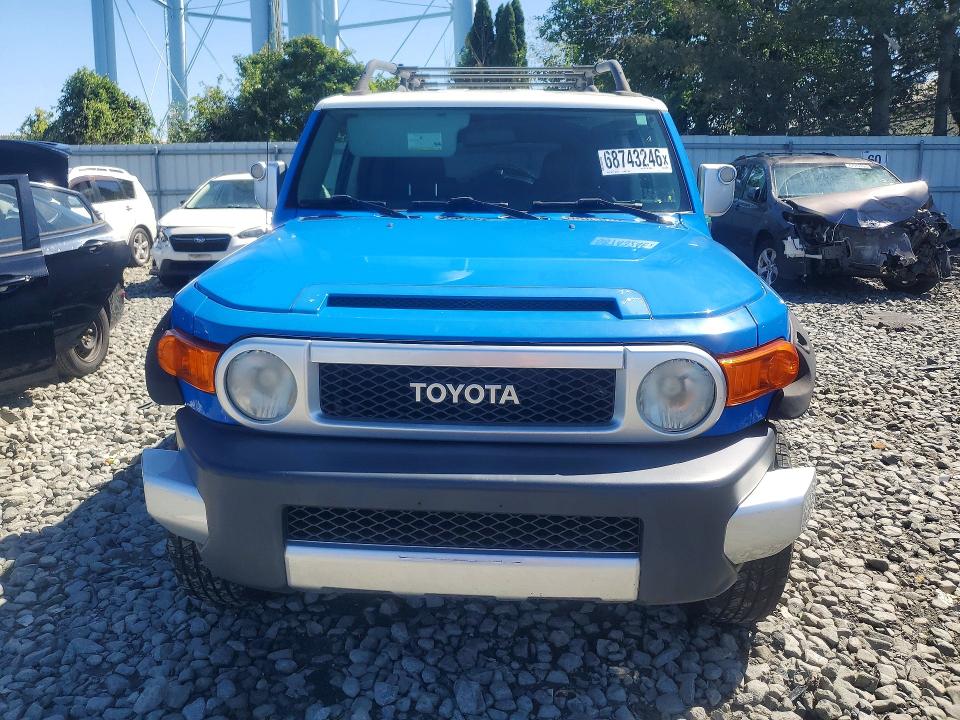 68743246 :رقم المزاد ، JTEBU11F570081413 vin ، 2007 Toyota Fj Cruiser مزاد بيع