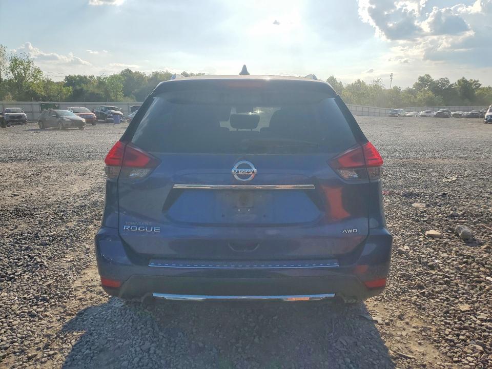 Продаж на аукціоні авто 2017 Nissan Rogue, vin: JN8AT2MV4HW014784, номер лоту: 69128186