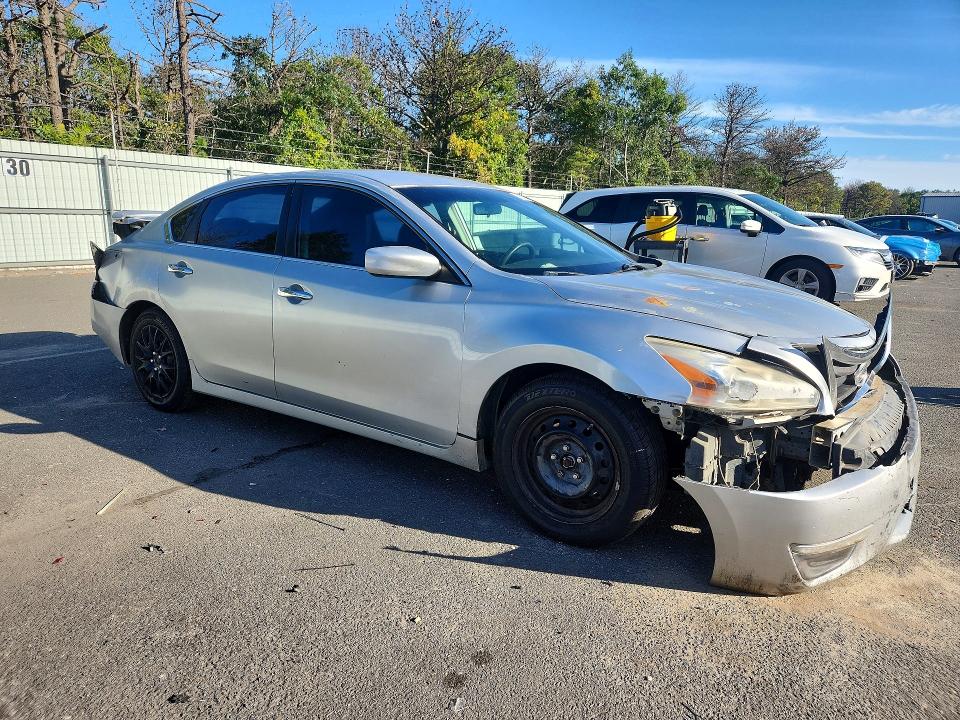2013 Nissan Altima მანქანა იყიდება აუქციონზე, vin: 1N4AL3AP1DN456581, აუქციონის ნომერი: 70135926
