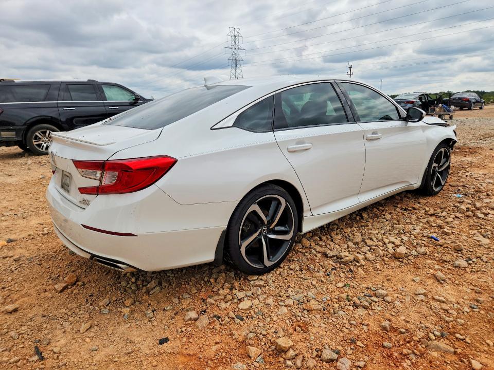 68690776 :رقم المزاد ، 1HGCV2F36JA025123 vin ، 2018 Honda Accord مزاد بيع