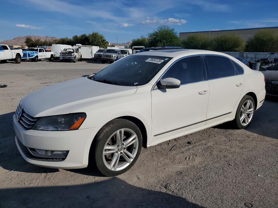 70654126 :رقم المزاد ، 1VWBN7A33EC073345 vin ، 2014 Volkswagen Passat مزاد بيع