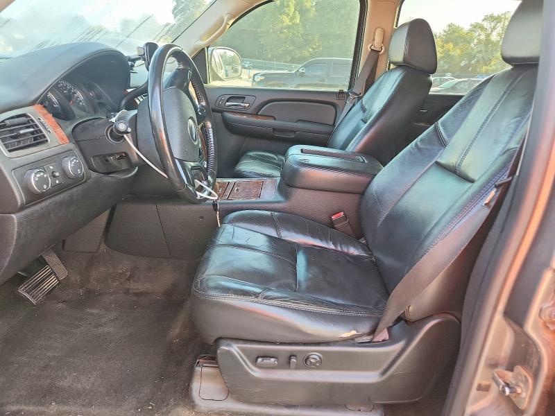 Продажа на аукционе авто 2007 Chevrolet Suburban, vin: 1GNFK16337J374710, номер лота: 69000626