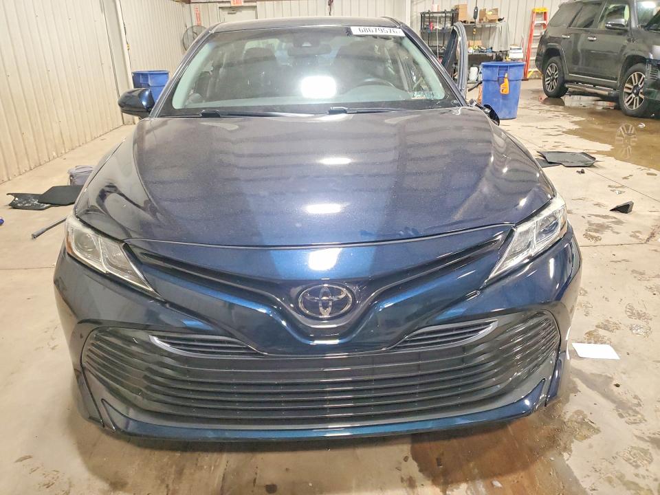 Продаж на аукціоні авто 2018 Toyota Camry, vin: 4T1B11HK2JU607203, номер лоту: 68679576
