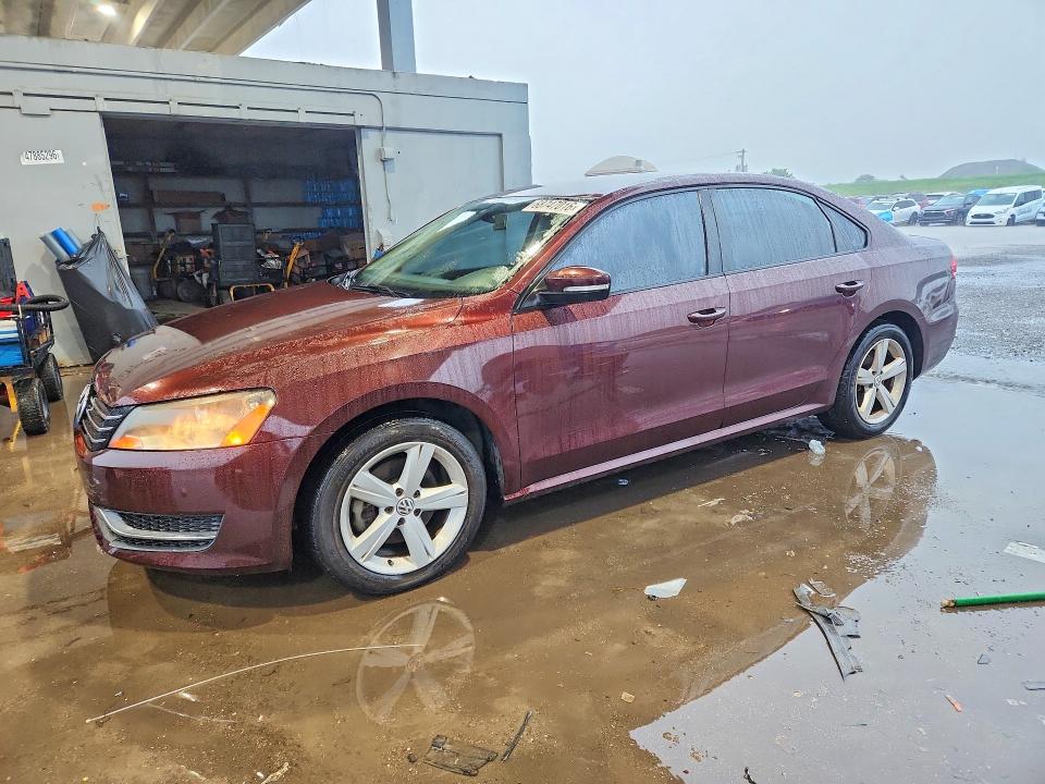68747016 :رقم المزاد ، 1VWAH7A30DC031992 vin ، 2013 Volkswagen Passat مزاد بيع