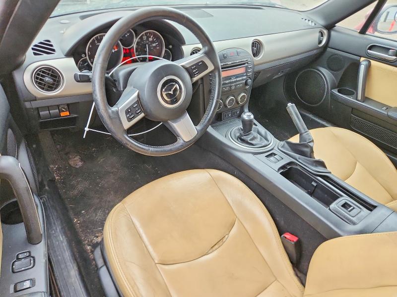68242176 :رقم المزاد ، JM1NC2PF2B0215109 vin ، 2011 Mazda Mx-5 Miata مزاد بيع