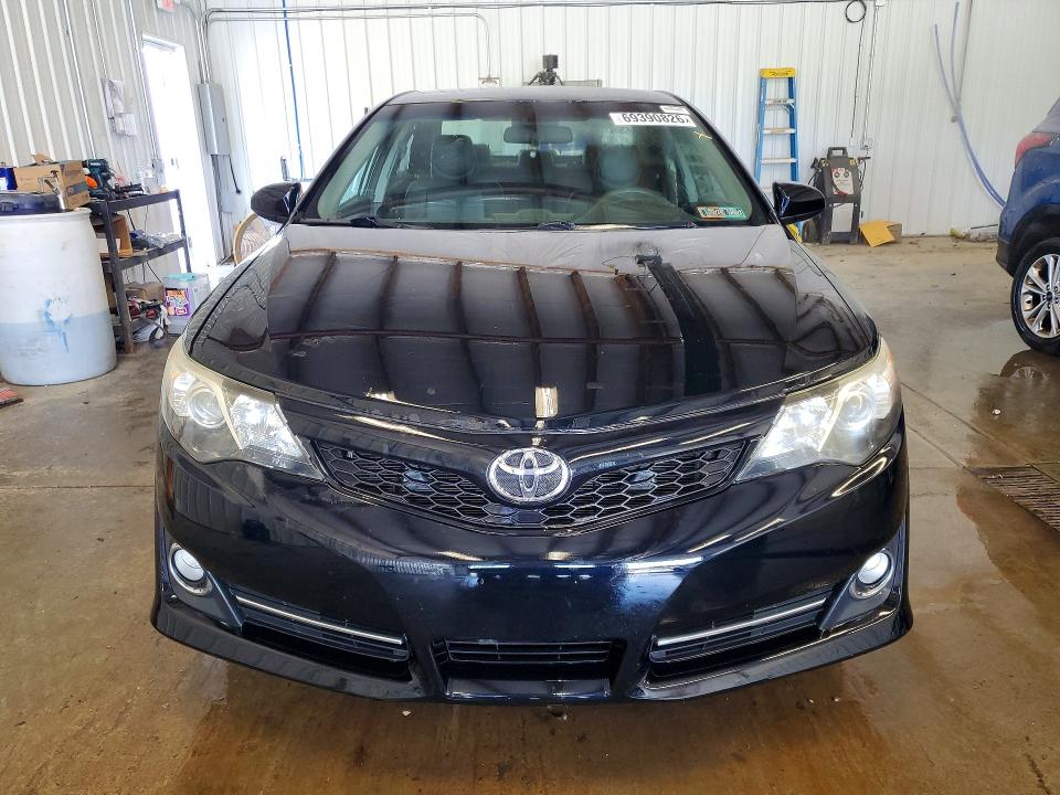 69390826 :رقم المزاد ، 4T1BF1FKXCU119785 vin ، 2012 Toyota Camry مزاد بيع