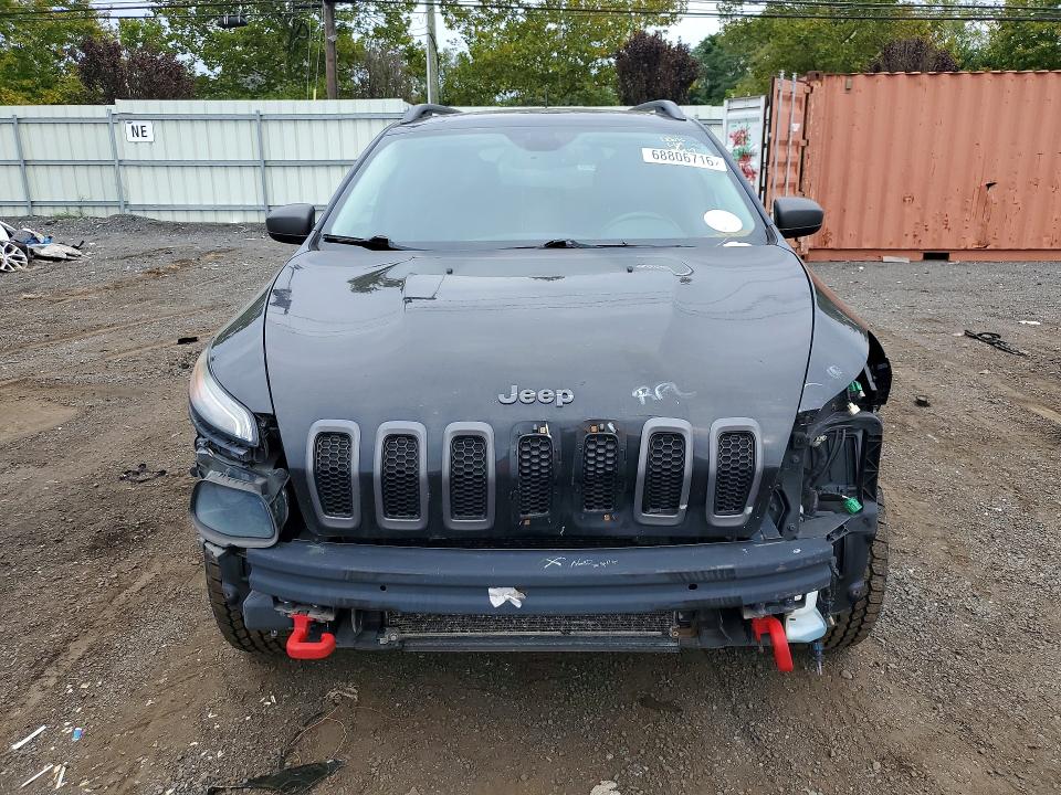68806716 :رقم المزاد ، 1C4PJMBS8EW277694 vin ، 2014 Jeep Cherokee مزاد بيع