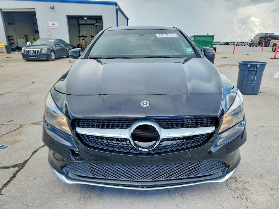 67181136 :رقم المزاد ، WDDSJ4GB3JN558875 vin ، 2018 Mercedes-benz Cla مزاد بيع