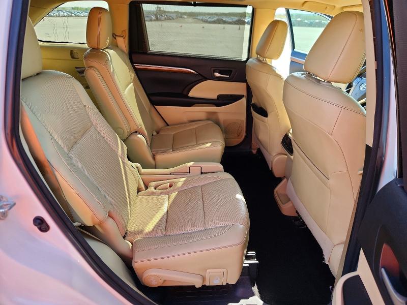 Продаж на аукціоні авто 2018 Toyota Highlander, vin: 5TDYZRFH4JS237695, номер лоту: 70101156