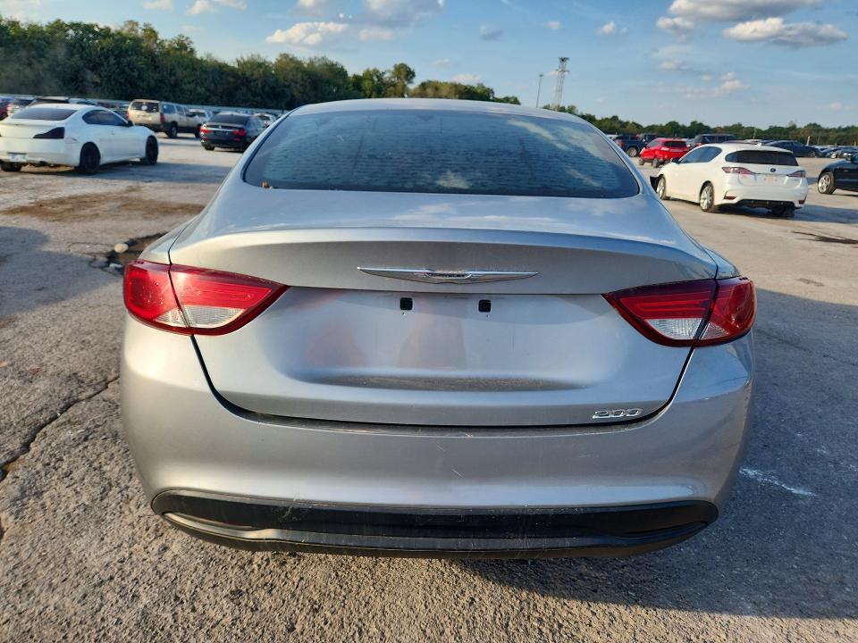 70313416 :رقم المزاد ، 1C3CCCFB7FN563853 vin ، 2015 Chrysler 200 مزاد بيع