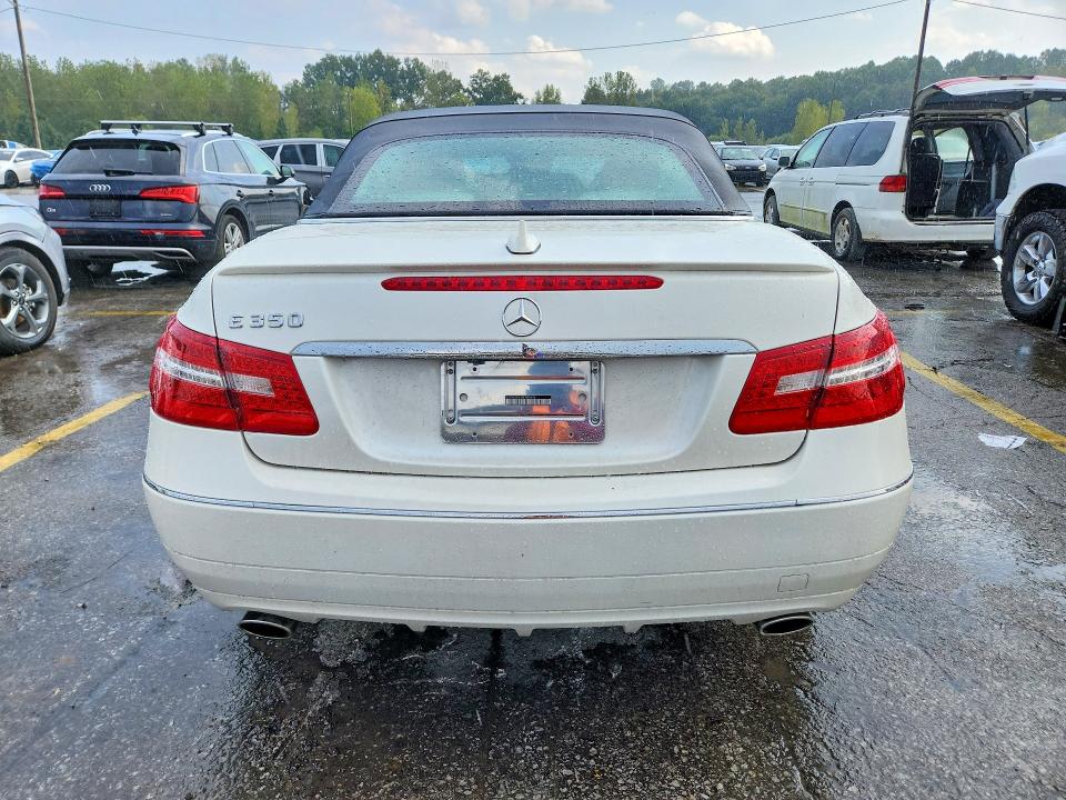 Продажа на аукционе авто 2011 Mercedes-benz E, vin: WDDKK5GFXBF080696, номер лота: 69697696