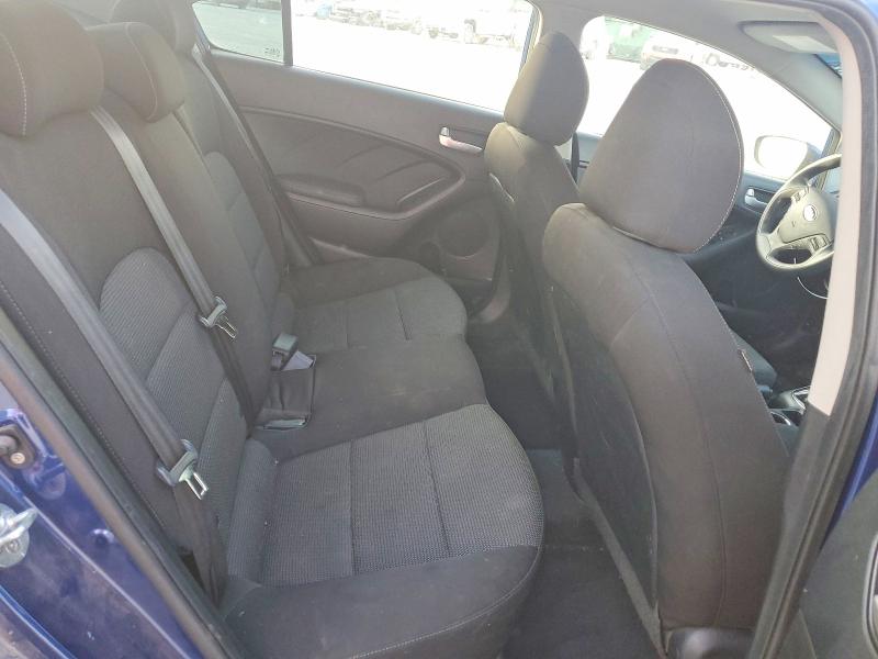 67651336 :رقم المزاد ، 3KPFK4A71JE181867 vin ، 2018 Kia Forte مزاد بيع