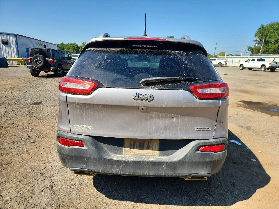 67045636 :رقم المزاد ، 1C4PJLCX0JD518013 vin ، 2018 Jeep Cherokee مزاد بيع