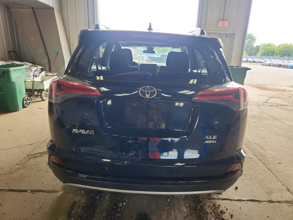 Продажа на аукционе авто 2018 Toyota Rav4, vin: JTMRFREV0JJ178016, номер лота: 68514576