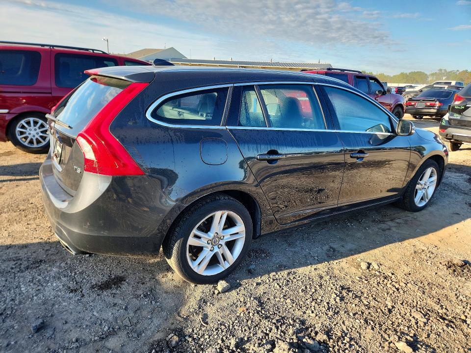 Продажа на аукционе авто 2015 Volvo V60, vin: YV140MEDXF1203057, номер лота: 68723776
