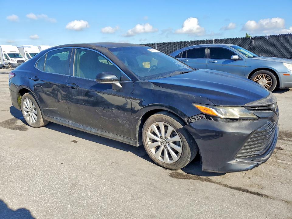 Продаж на аукціоні авто 2018 Toyota Camry, vin: 4T1B11HK0JU068080, номер лоту: 69811316