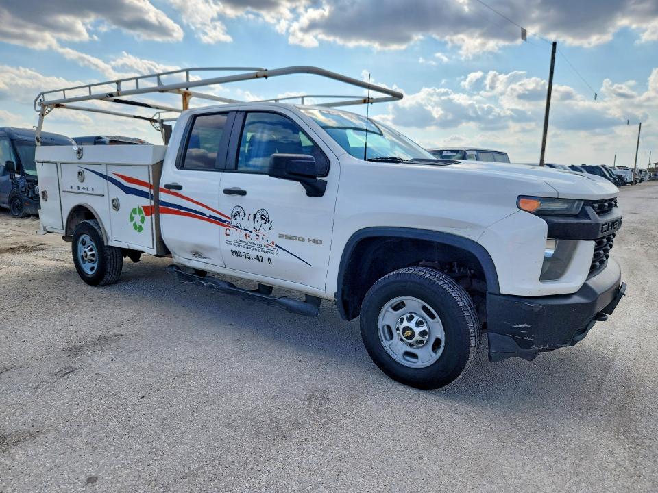 70610796 :رقم المزاد ، 1GC2YLE77LF222156 vin ، 2020 Chevrolet Silverado مزاد بيع