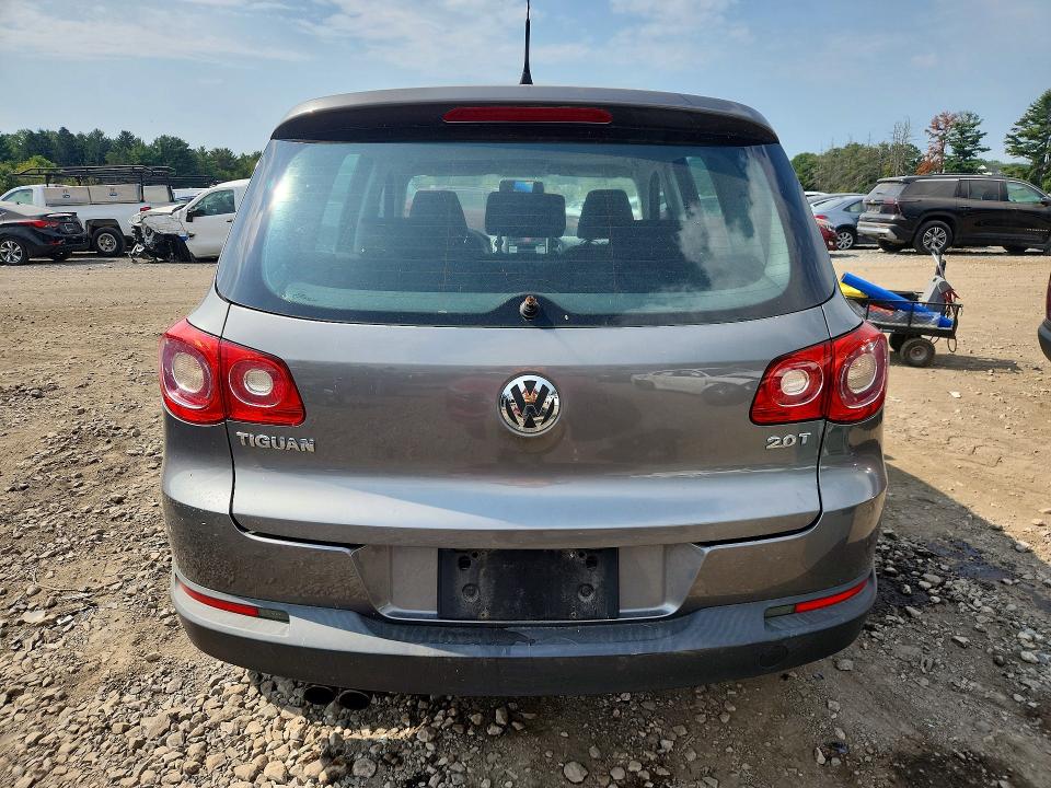 2010 Volkswagen Tiguan მანქანა იყიდება აუქციონზე, vin: WVGAV7AX6AW511832, აუქციონის ნომერი: 67543236