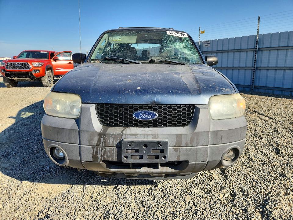 2005 Ford Escape მანქანა იყიდება აუქციონზე, vin: 1FMYU93105KA32342, აუქციონის ნომერი: 69938696