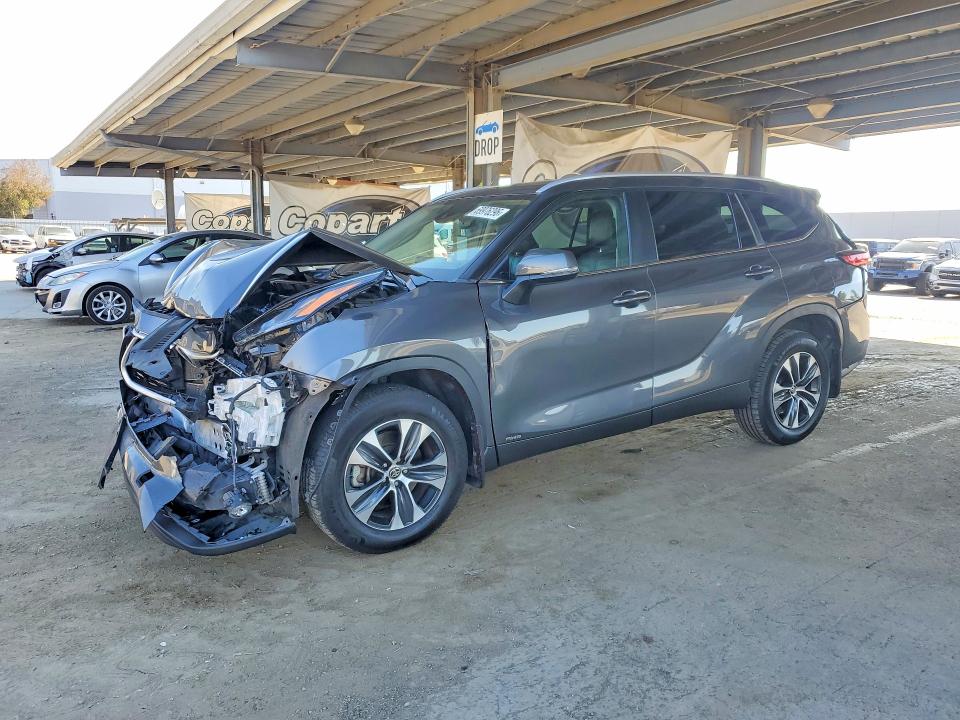 2023 Toyota Highlander Hybrid მანქანა იყიდება აუქციონზე, vin: 5TDKBRCH6PS593086, აუქციონის ნომერი: 69976296