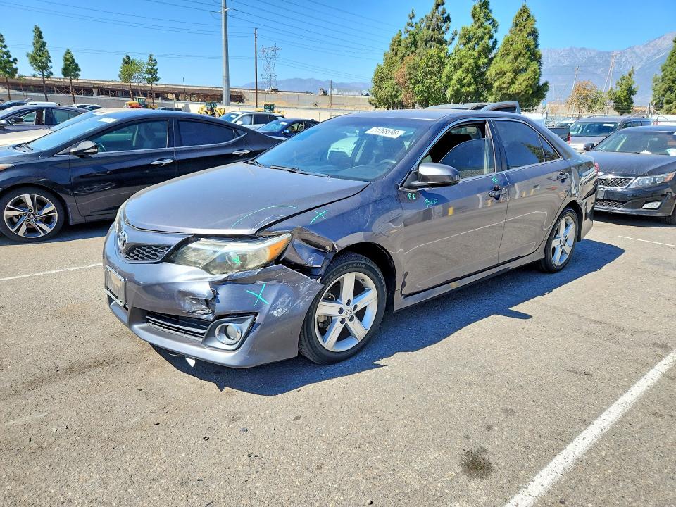 71268696 :رقم المزاد ، 4T1BF1FK9EU371546 vin ، 2014 Toyota Camry مزاد بيع