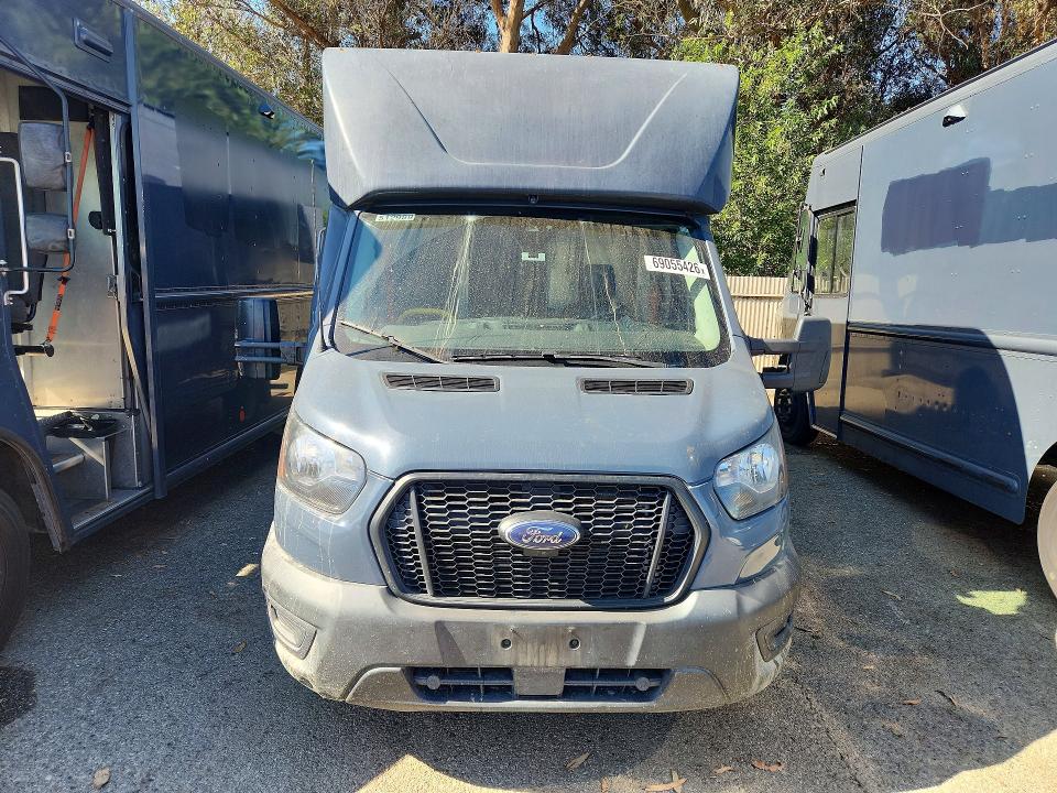 69055426 :رقم المزاد ، 1FDDF6P89MKA41540 vin ، 2021 Ford Transit مزاد بيع