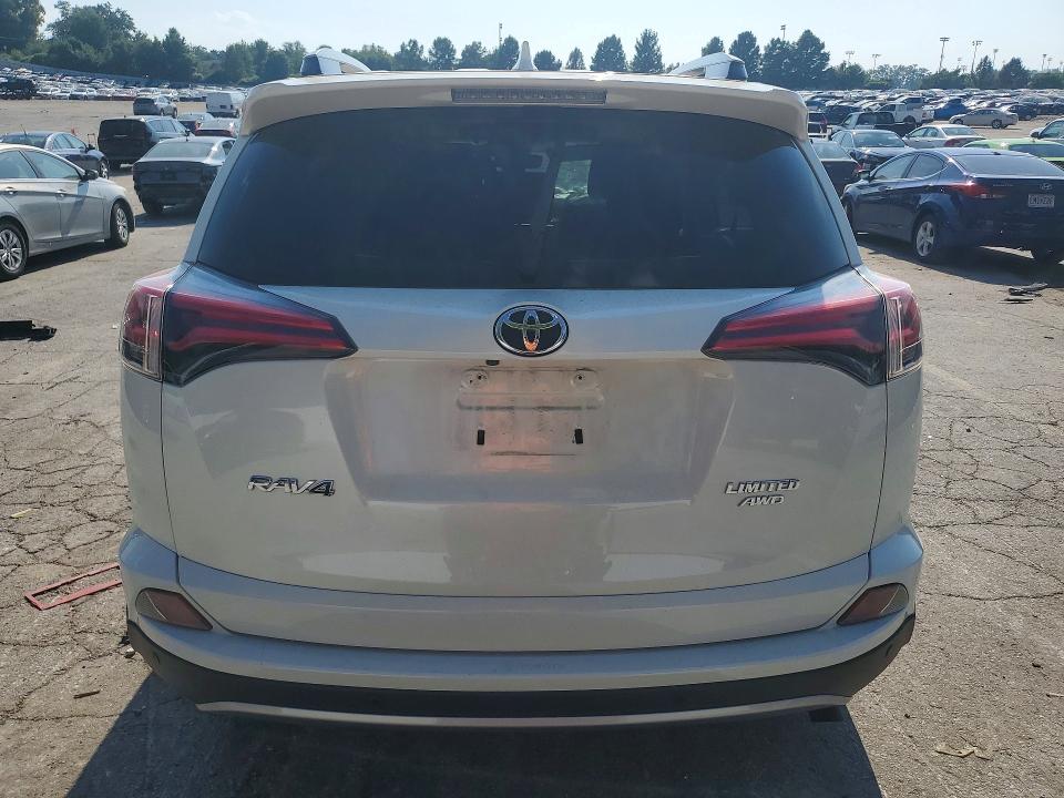 Auction sale of the 2018 Toyota Rav4, vin: JTMDFREV8JJ723762, lot number: 67429256