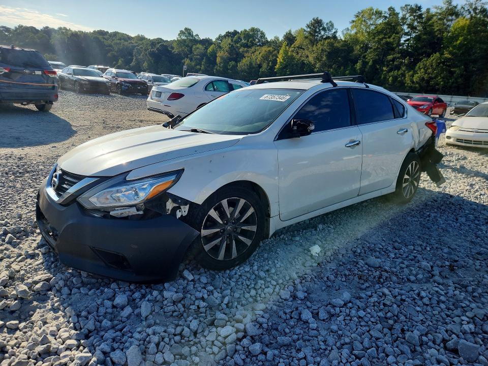 Продажа на аукционе авто 2017 Nissan Altima, vin: 1N4AL3AP2HC288175, номер лота: 68807416