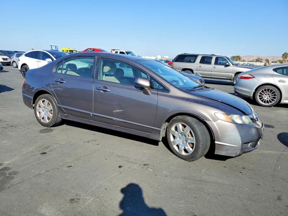 70115886 :رقم المزاد ، 19XFA1F50AE058666 vin ، 2010 Honda Civic مزاد بيع