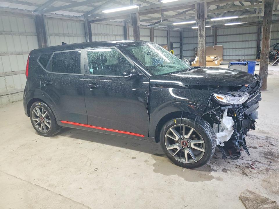 69872476 :رقم المزاد ، KNDJ63AU2N7805180 vin ، 2022 Kia Soul مزاد بيع