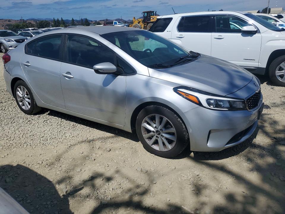 66279596 :رقم المزاد ، 3KPFL4A76HE021815 vin ، 2017 Kia Forte مزاد بيع