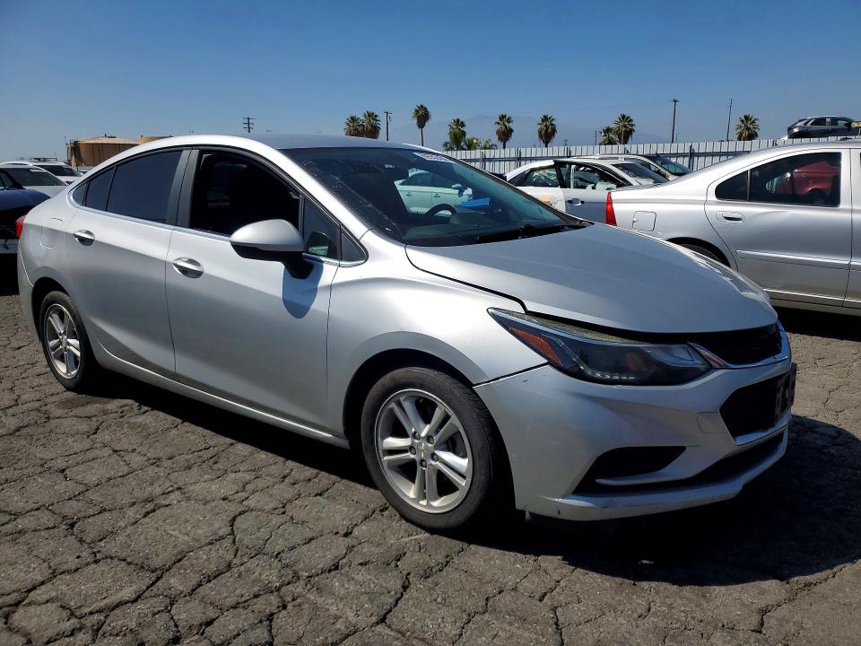 69552406 :رقم المزاد ، 1G1BE5SM8H7126268 vin ، 2017 Chevrolet Cruze مزاد بيع