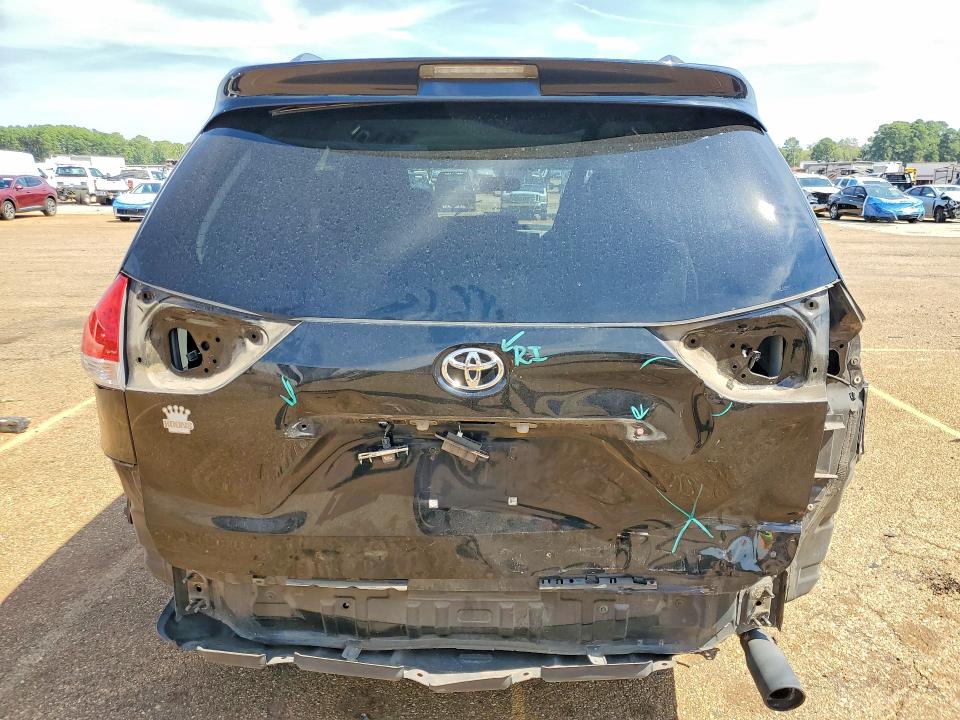 Продажа на аукционе авто 2012 Toyota Sienna, vin: 5TDKK3DC4CS183400, номер лота: 70337456